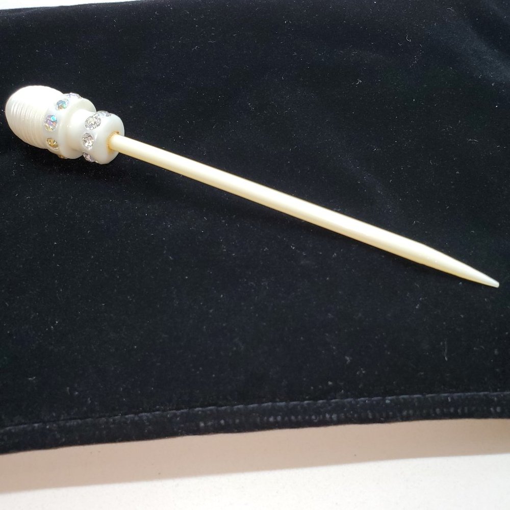TRUE VINTAGE HAIR ORNAMENT